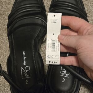 No Boundaries Black Memory Foam Sandals